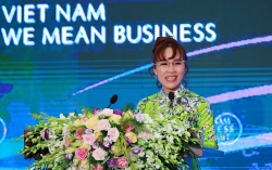 chuyen nguoi viet di may bay thanh chu diem tai forbes global ceo