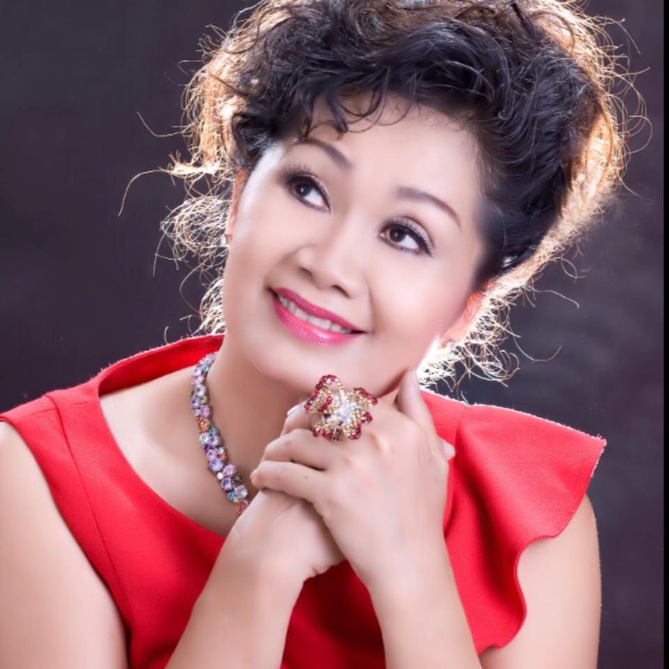 nghe si xuan huong tiet lo soc cuoc hon nhan voi thanh bach song nhu con o bi chong nguoc dai