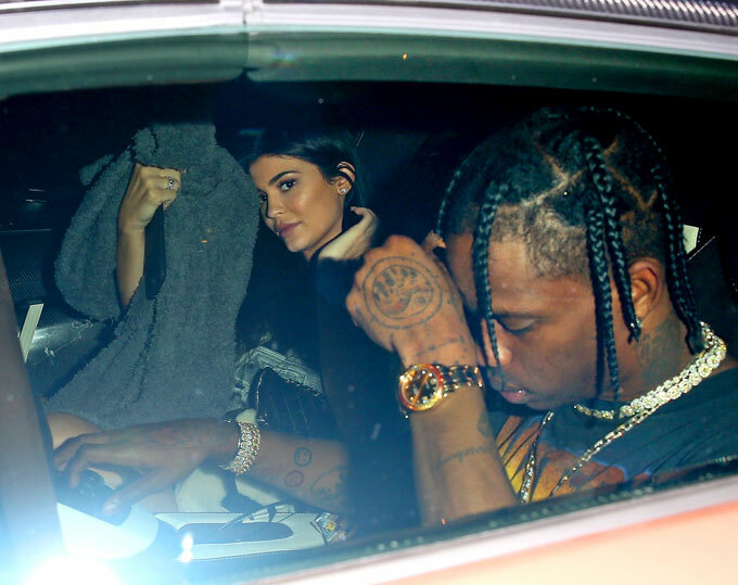 chuyen tinh cua kylie jenner va travis scott