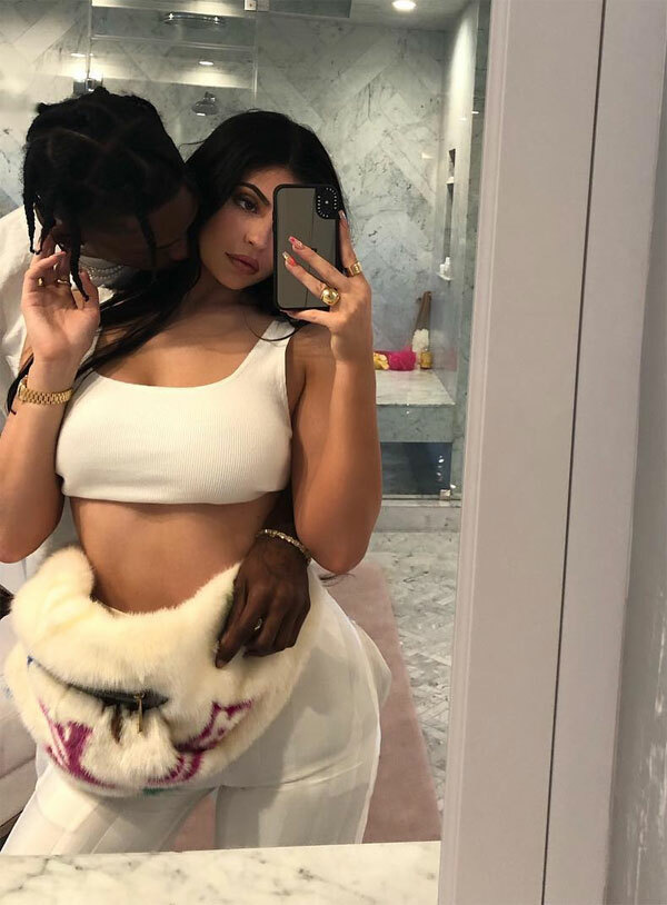 chuyen tinh cua kylie jenner va travis scott