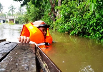 11 người chết và mất tích, hơn 10.000 dân phải sơ tán do mưa lũ tại miền Trung