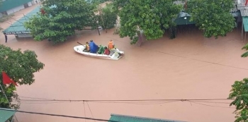 Cứu trợ đồng bào lũ lụt miền Trung: Phải biết dân cần gì, ở đâu, hỗ trợ thế nào
