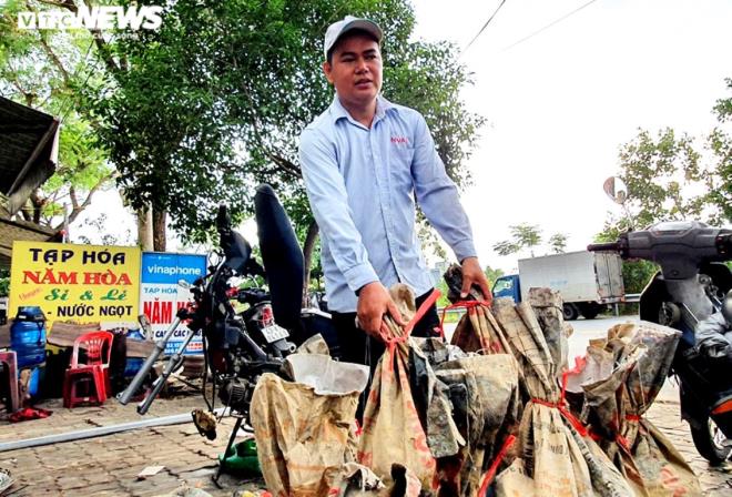 Miền Trung 'chạy đua' chống bão số 9 dự báo giật cấp 17 sắp đổ bộ - 1