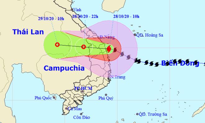 Tâm bão số 9 ở ngay bờ biển Đà Nẵng-Phú Yên, cường độ không giảm nhiều - 1