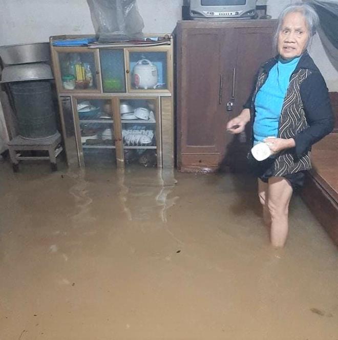 Nước lũ bất ngờ dâng cao, hơn 1.000 hộ dân Nghệ An sơ tán khẩn cấp trong đêm - 1