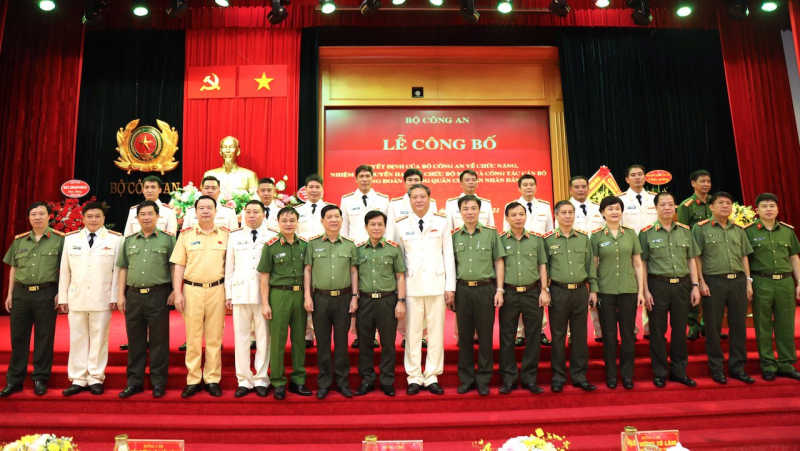 Ra mắt Trung đoàn Không quân CAND -0