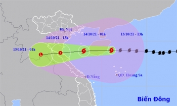 Bão số 8 giật cấp 14, cách Hà Tĩnh 540km