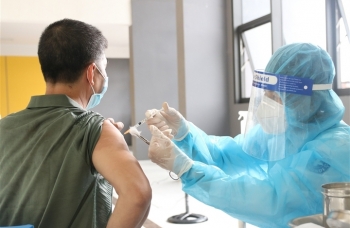Còn hơn 1,6 triệu người ở TP.HCM cần tiêm vaccine COVID-19 mũi 2