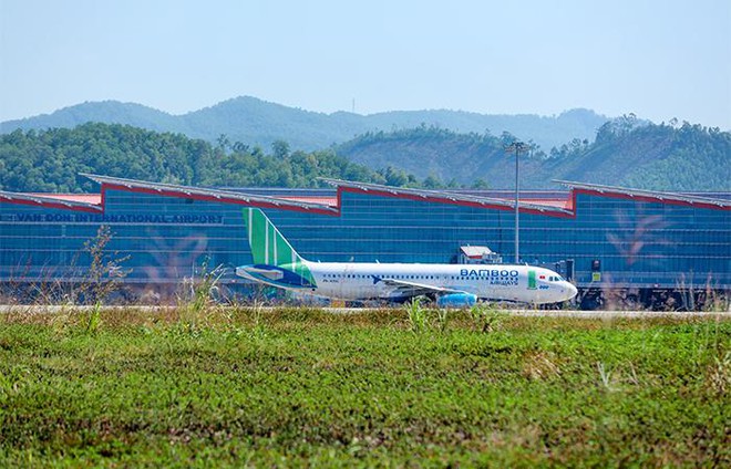 S&acirc;n bay V&acirc;n Đồn nối lại đường bay đi TP. Hồ Ch&iacute; Minh từ 27/10 ảnh 1