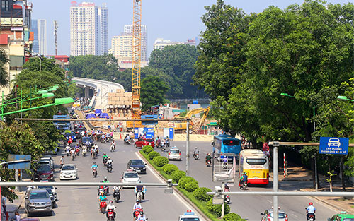 ha noi chat cay ra bom min lam ga ngam metro