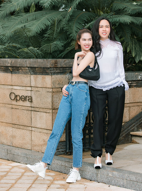 ngoc trinh dien noi y dao pho voi phuong chanel