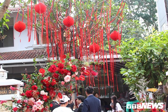 dong nhi an can lau mo hoi hon ma ong cao thang trong le ruoc dau