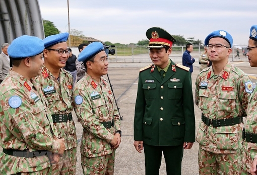 chia tay can bo benh vien da chien len duong di nam sudan