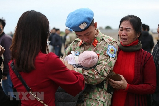 chia tay can bo benh vien da chien len duong di nam sudan