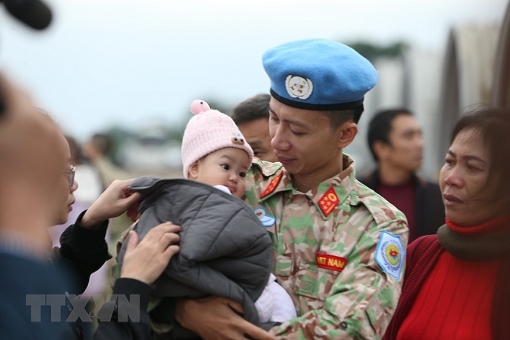 chia tay can bo benh vien da chien len duong di nam sudan