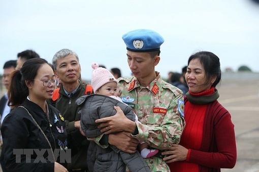 chia tay can bo benh vien da chien len duong di nam sudan