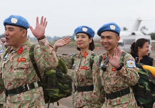 chia tay can bo benh vien da chien len duong di nam sudan