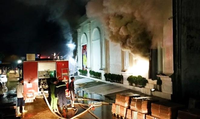 Cháy quán bar ở Vĩnh Phúc, 3 người chết - 1