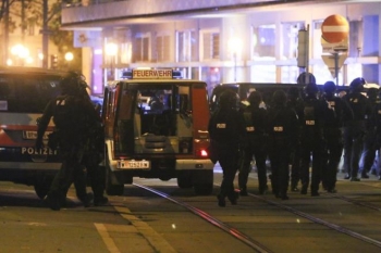 Khủng bố kinh hoàng ở Áo: Thêm người chết, vẫn còn một tay súng đang hoạt động
