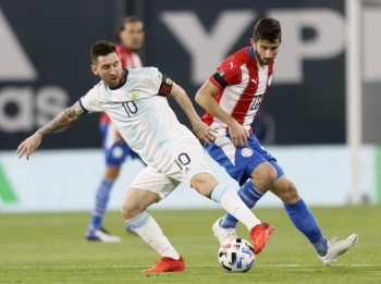 VAR từ chối bàn thắng của Messi, Argentina bị Paraguay cầm hòa
