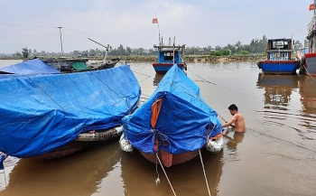 Miền Trung chuẩn bị ứng phó bão Vamco