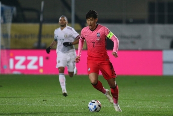 7 đồng đội mắc Covid-19, Son Heung Min vẫn đá trọn 90 phút cho ĐT Hàn Quốc