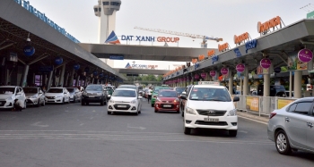 Sau 4 ngày điều chỉnh phân làn, sân bay Tân Sơn Nhất thông thoáng