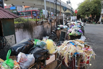 Phó chủ tịch Hà Nội: Xử lý nhà thầu để rác tồn đọng trên phố