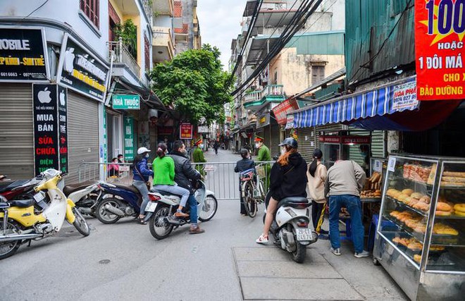 To&agrave;n H&agrave; Nội ở cấp độ dịch số 2 với 19 quận huyện m&agrave;u xanh, chỉ c&oacute; 2 x&atilde; phường m&agrave;u cam ảnh 1