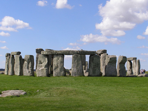 truyen thuyet 5 du khach mat tich bi an o stonehenge