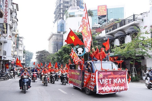 nguoi ham mo dot phao sang khi dieu hanh o ha noi