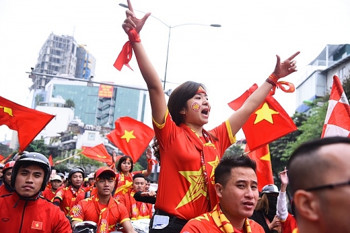 nguoi ham mo dot phao sang khi dieu hanh o ha noi