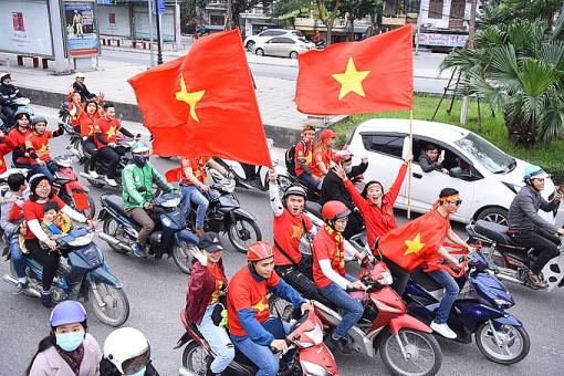 nguoi ham mo dot phao sang khi dieu hanh o ha noi