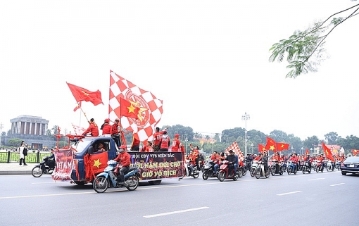 nguoi ham mo dot phao sang khi dieu hanh o ha noi