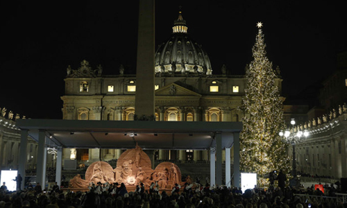 giao hoang giai thich y nghia cay giang sinh va phu dieu cat o vatican