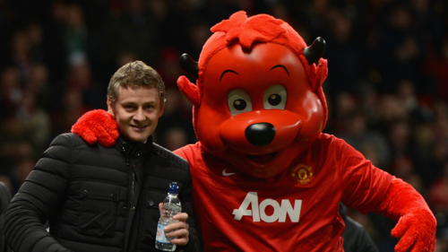 solskjaer khi sieu du bi lai vao san thay nguoi