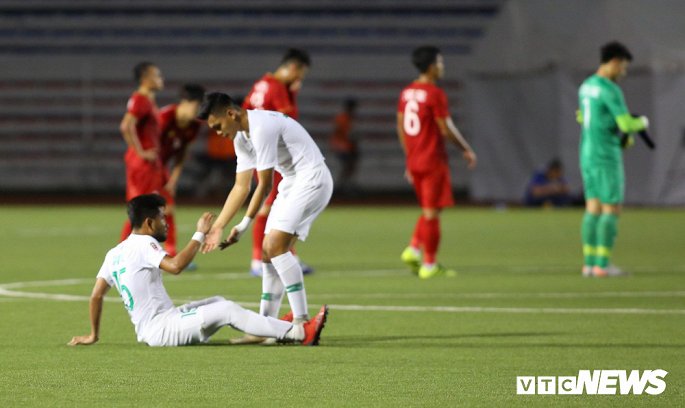 thang u22 indonesia u22 viet nam di quanh san cam on co dong vien