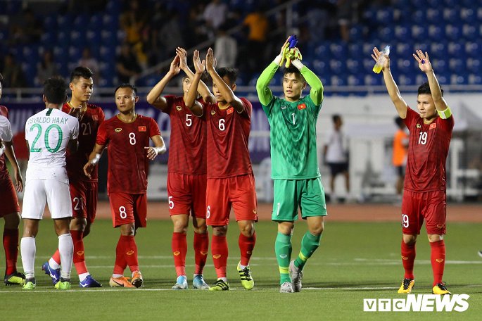 thang u22 indonesia u22 viet nam di quanh san cam on co dong vien