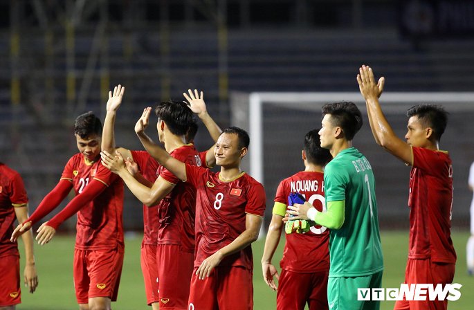 thang u22 indonesia u22 viet nam di quanh san cam on co dong vien