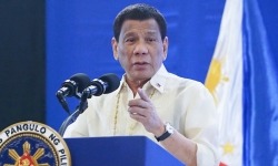 Duterte thoát nạn trong động đất Philippines