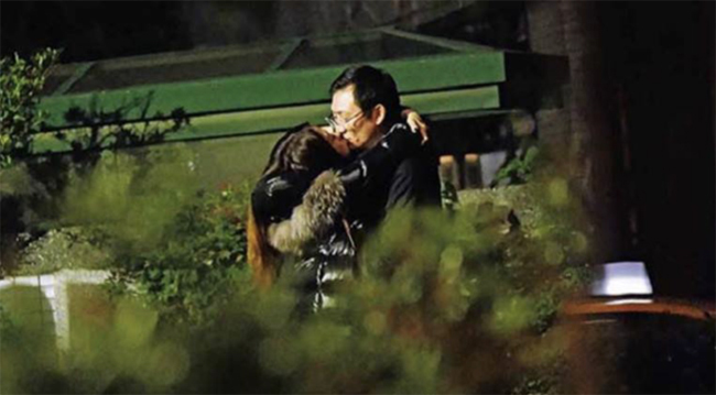 diva dai loan om hon nguoi dan ong co vo con