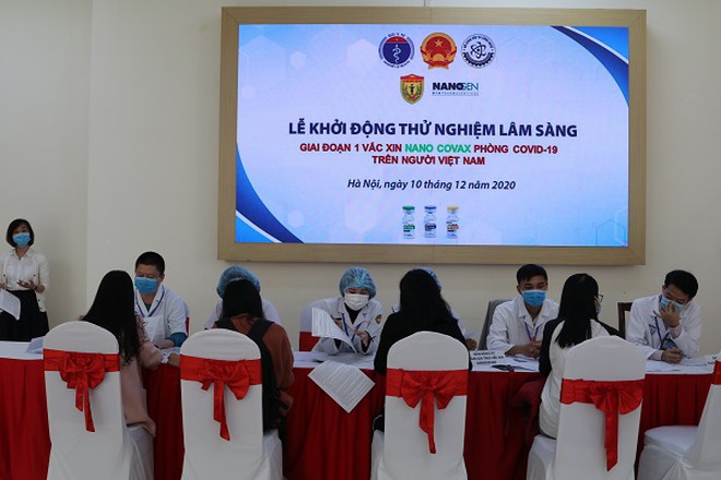 Xếp hàng đăng ký tiêm thử nghiệm vaccine Covid-19 của Việt Nam, giá khoảng 120.000 đồng/ liều ảnh 1