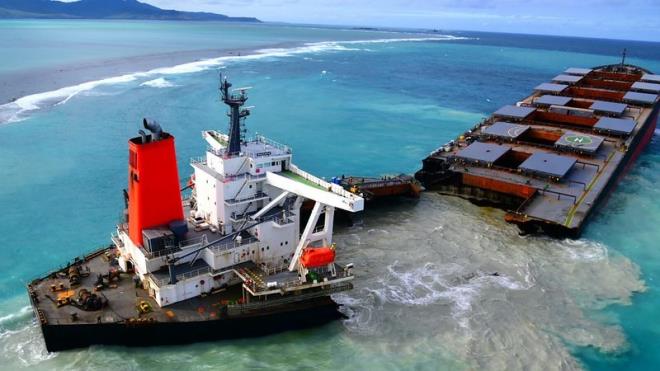 Thủy thủ tàu Nhật Bản cố 'hóng sóng điện thoại', gây thảm họa biển lớn nhất năm - 1