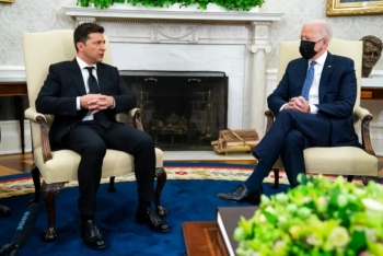 Hậu hội đàm cùng ông Putin, Tổng thống Mỹ bàn kế hoạch với người đồng cấp Ukraine