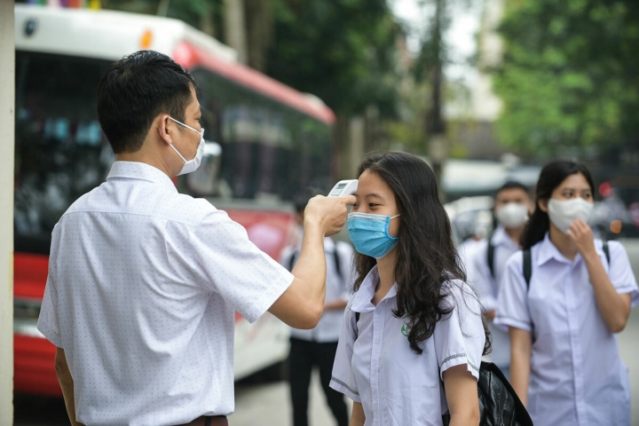 Quận Đống Đa, Hà Nội chuyển 'màu cam', học sinh có tiếp tục đi học? - 1