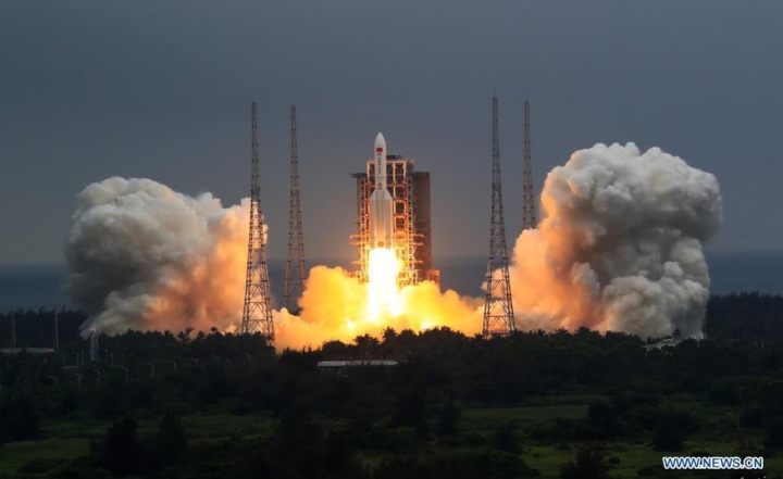 Truyền thông Trung Quốc nghi Mỹ dàn cảnh vụ vệ tinh suýt đâm tàu vũ trụ - 2