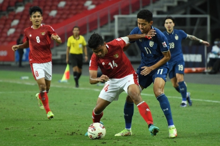Đè bẹp Indonesia, Thái Lan chạm tay vào ngai vàng AFF Cup 2020 - 2