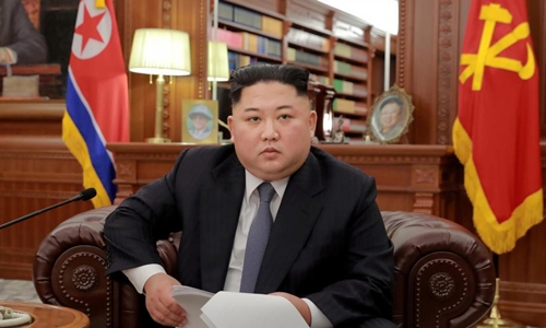 kim jong un tang 1000 bo my pham han quoc cho cap duoi