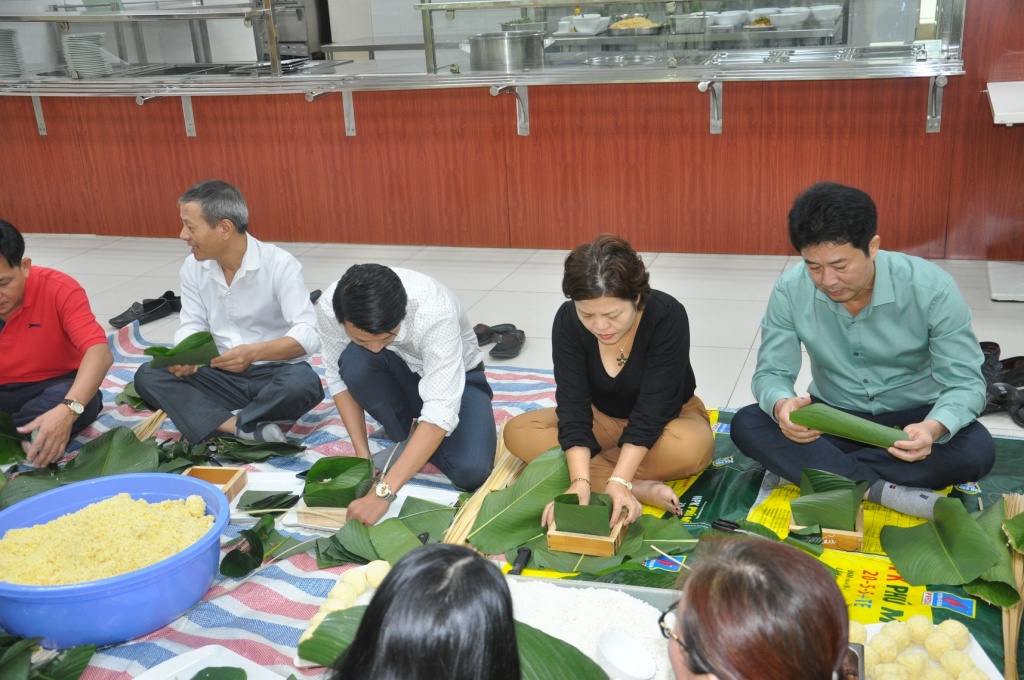 phu my mang van nghia tinh den voi dong bao ngheo