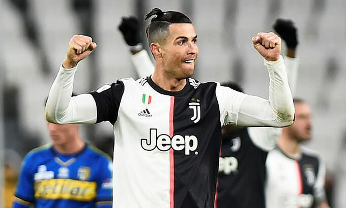 ronaldo lap ky tich trong mau ao juventus